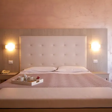 Hotel Falcon *